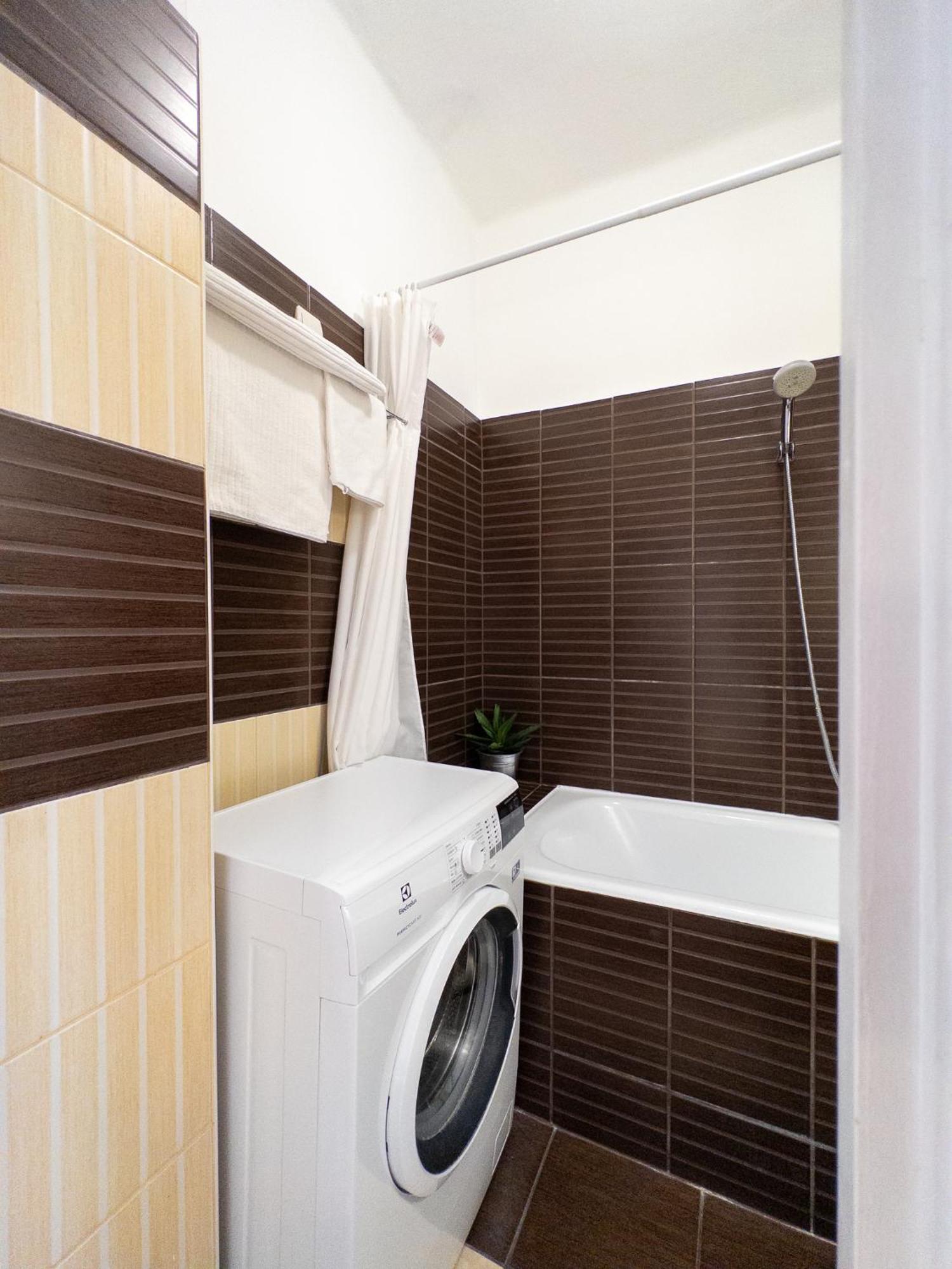 Loggia Apartman Győr Exteriör bild